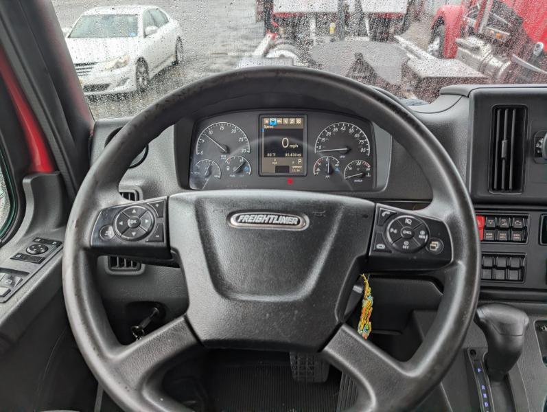 Freightliner M2 106  2024