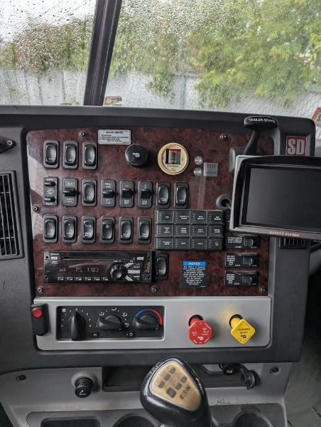 Freightliner Columbia 112  2020