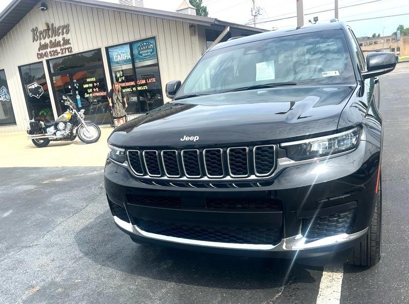 Jeep Grand Cherokee L Laredo 4WD 2024