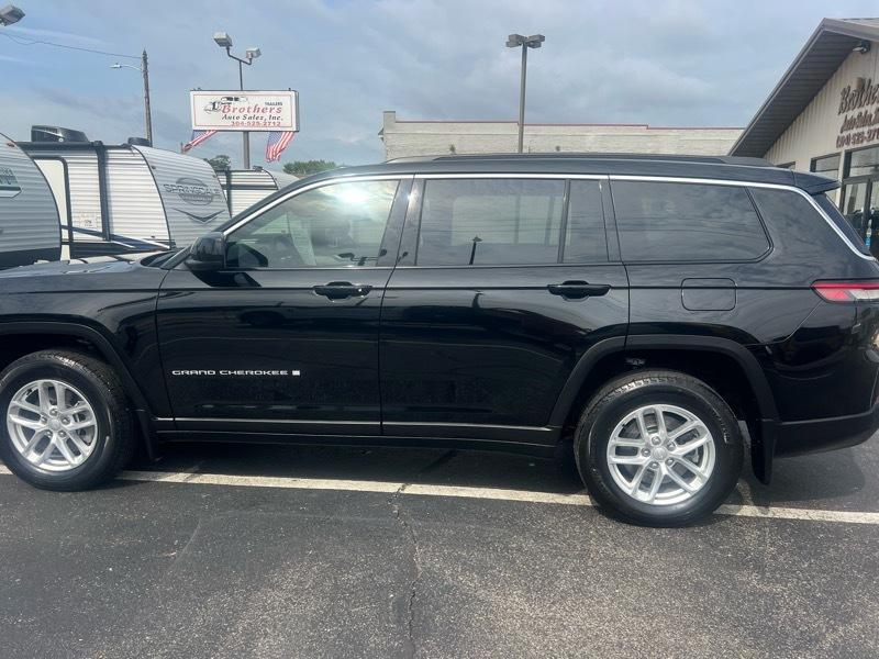 Jeep Grand Cherokee L Laredo 4WD 2024