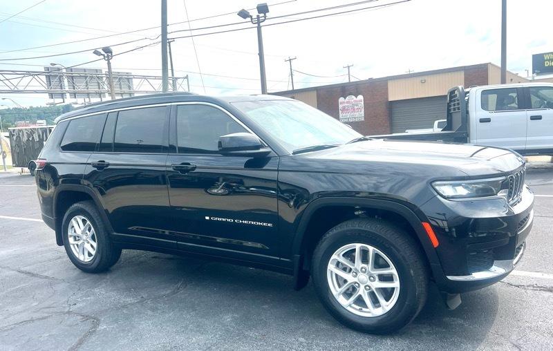 Jeep Grand Cherokee L Laredo 4WD 2024