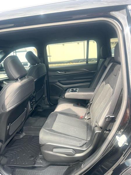 Jeep Grand Cherokee L Laredo 4WD 2024