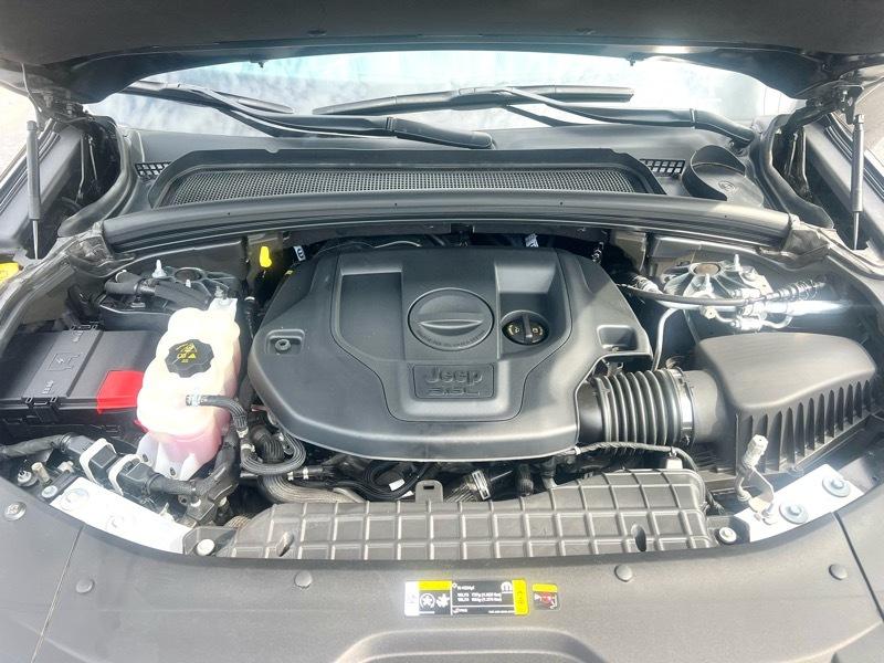 Jeep Grand Cherokee L Laredo 4WD 2024