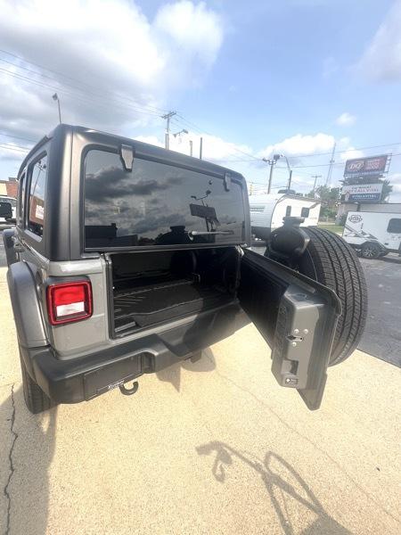 Jeep Wrangler Unlimited Sport 2023