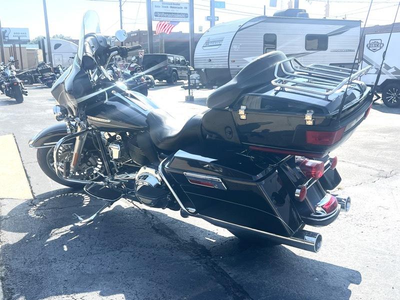 Harley-Davidson FLHTK  2011
