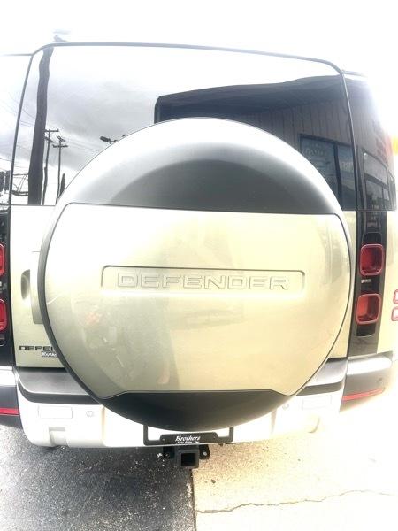 Land Rover Defender 130 S 2023