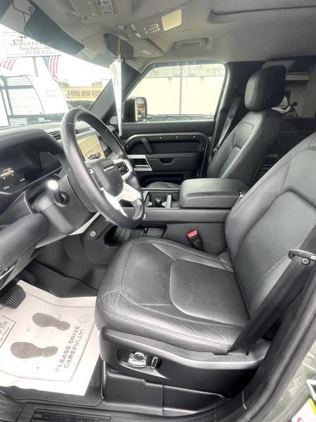 Land Rover Defender 130 S 2023