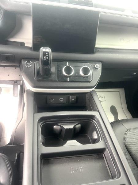 Land Rover Defender 130 S 2023