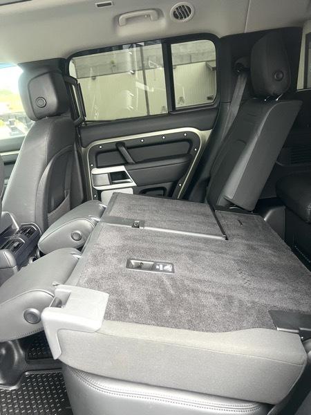 Land Rover Defender 130 S 2023