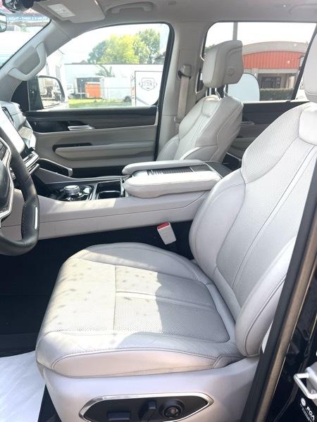 Jeep Wagoneer Series II 4WD 2023