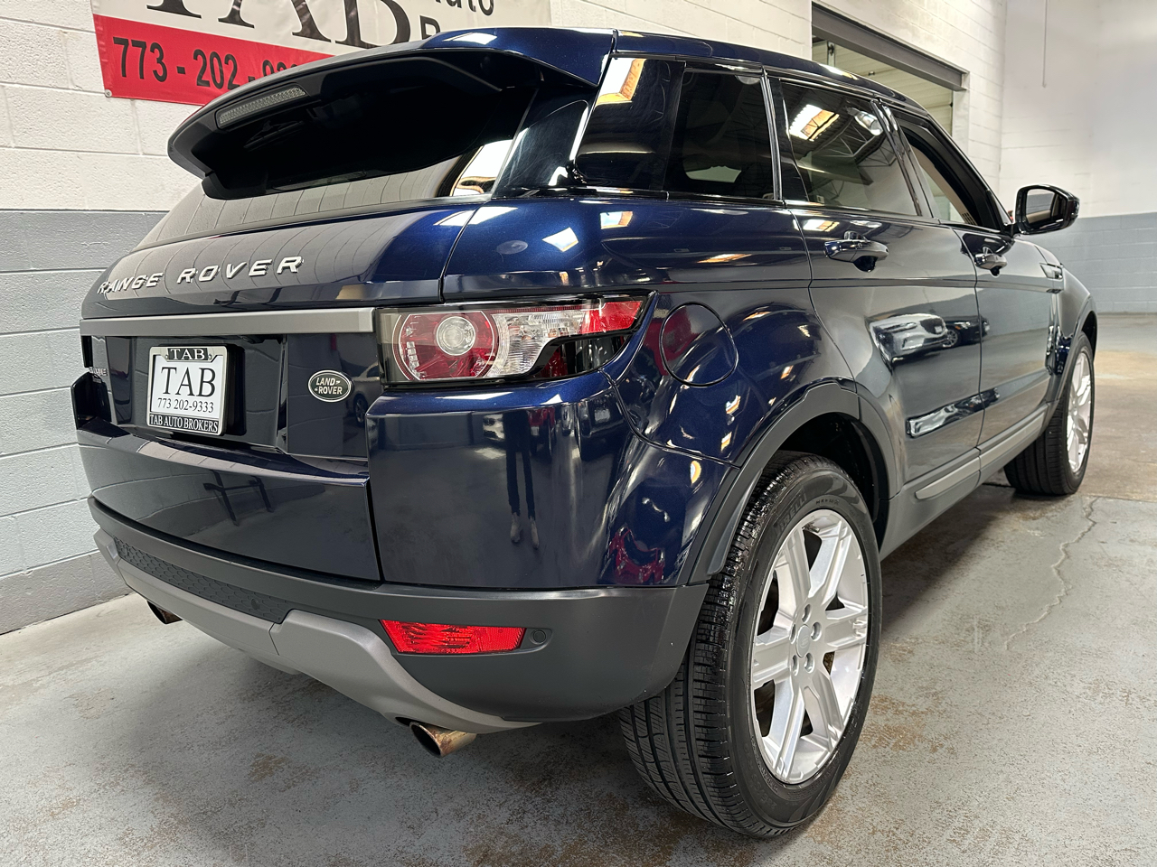 2015 Land Rover Range Rover Evoque Pure Plus photo 3