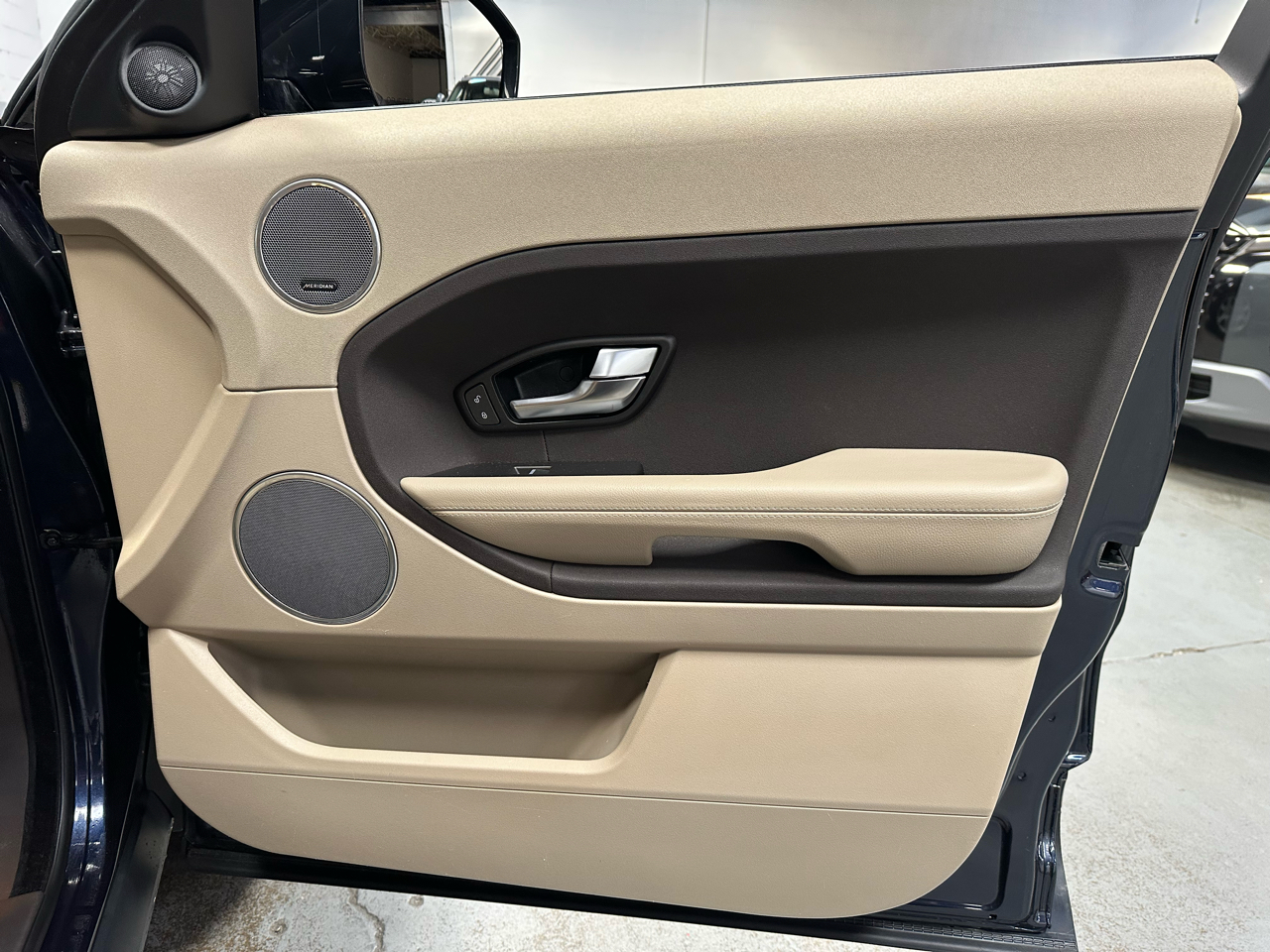 2015 Land Rover Range Rover Evoque Pure Plus photo 8