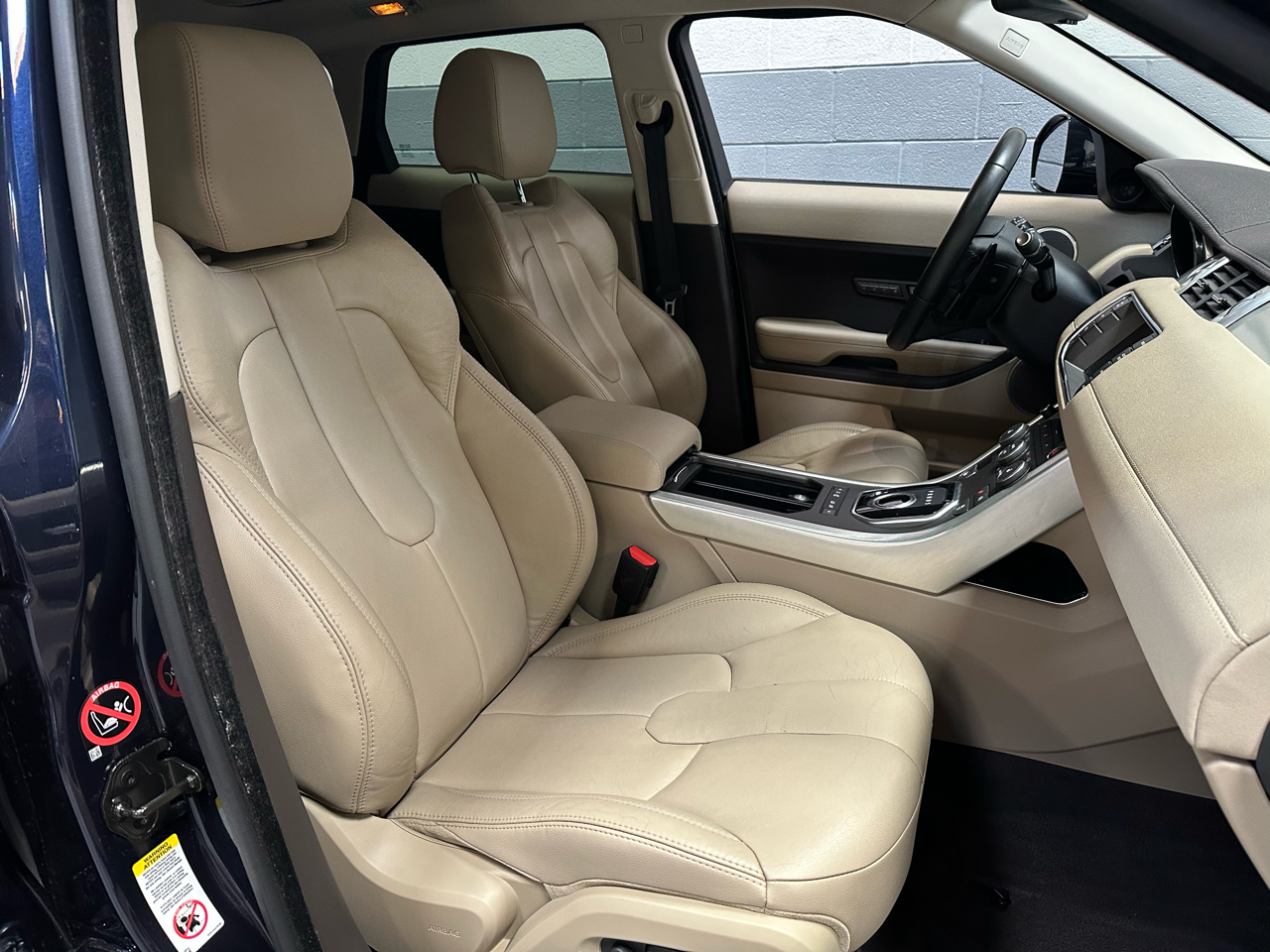 2015 Land Rover Range Rover Evoque Pure Plus photo 9