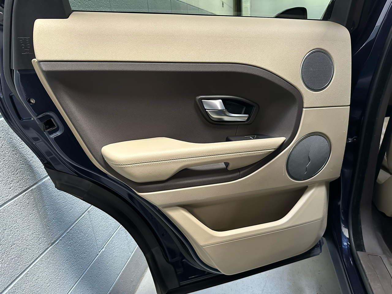 2015 Land Rover Range Rover Evoque Pure Plus photo 13