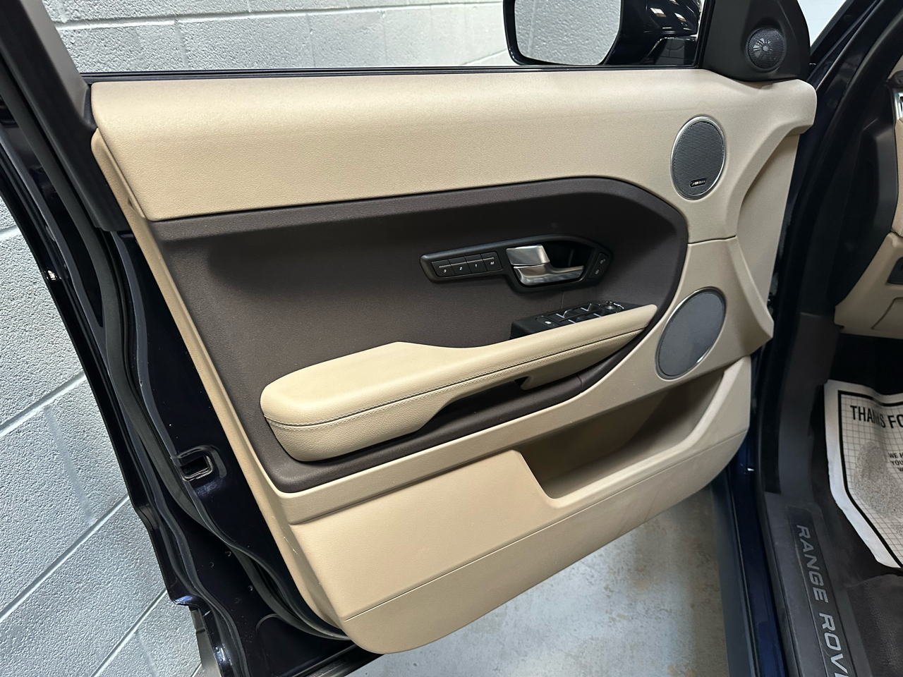 2015 Land Rover Range Rover Evoque Pure Plus photo 15