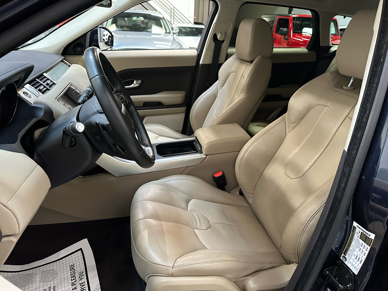 2015 Land Rover Range Rover Evoque Pure Plus photo 16