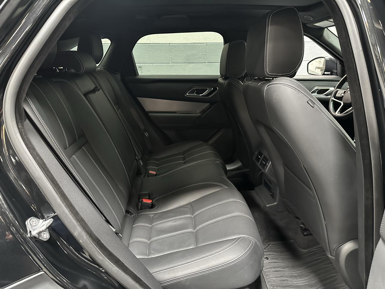 Land Rover Range Rover Velar photo 11