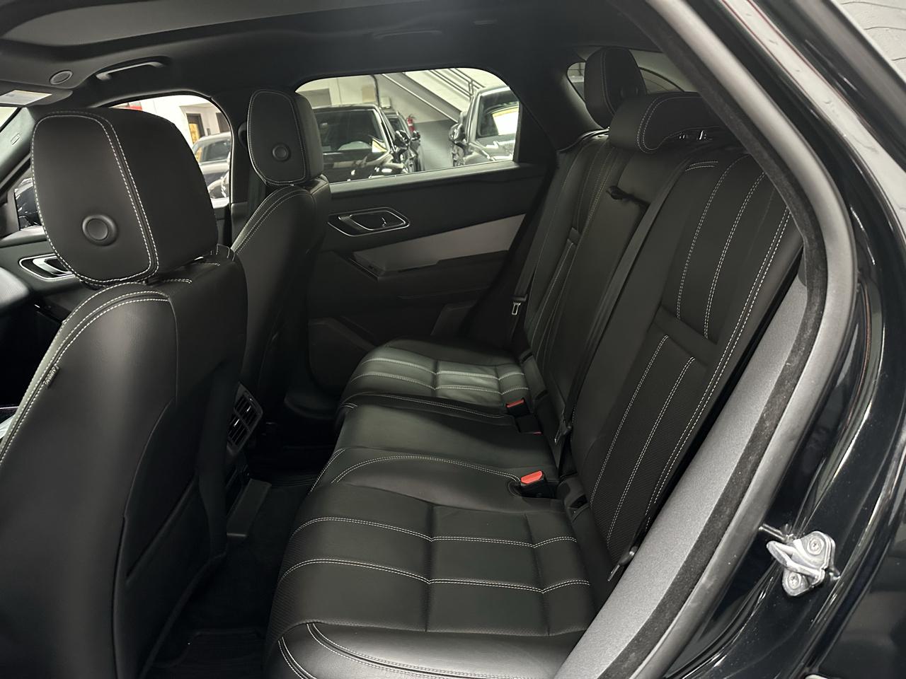 Land Rover Range Rover Velar photo 14