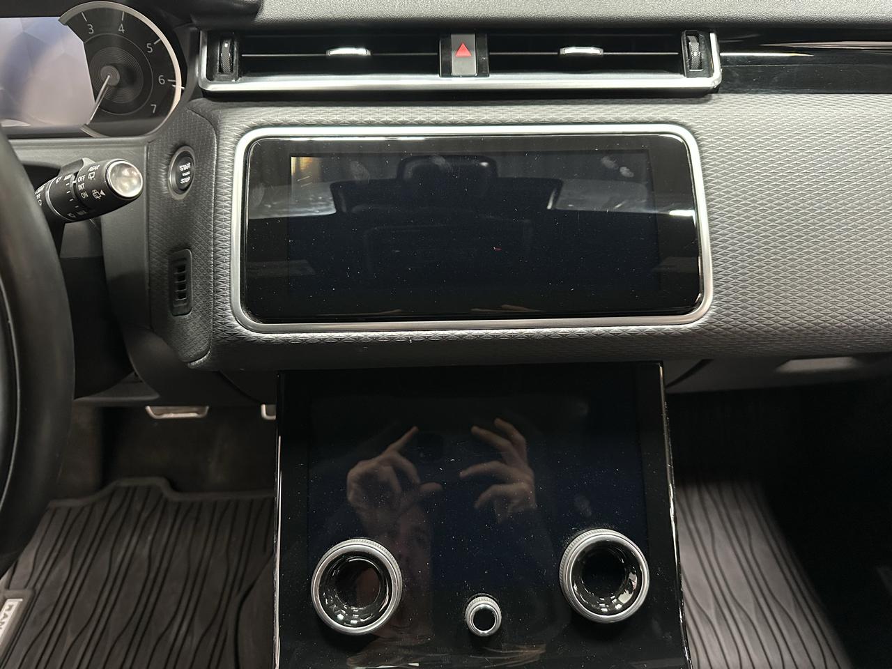 Land Rover Range Rover Velar photo 18