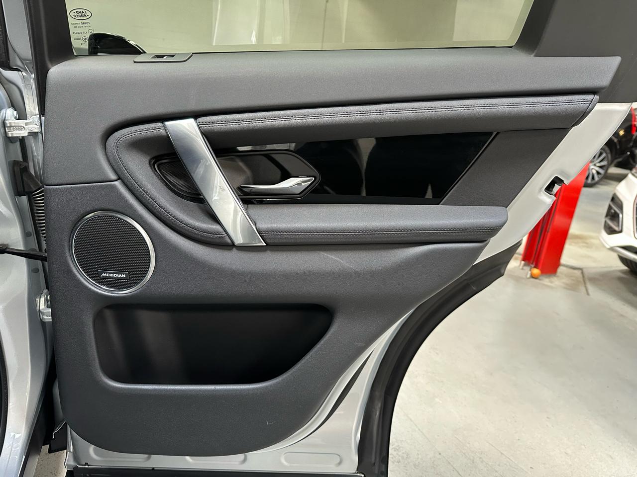 Land Rover Discovery Sport SE 2023