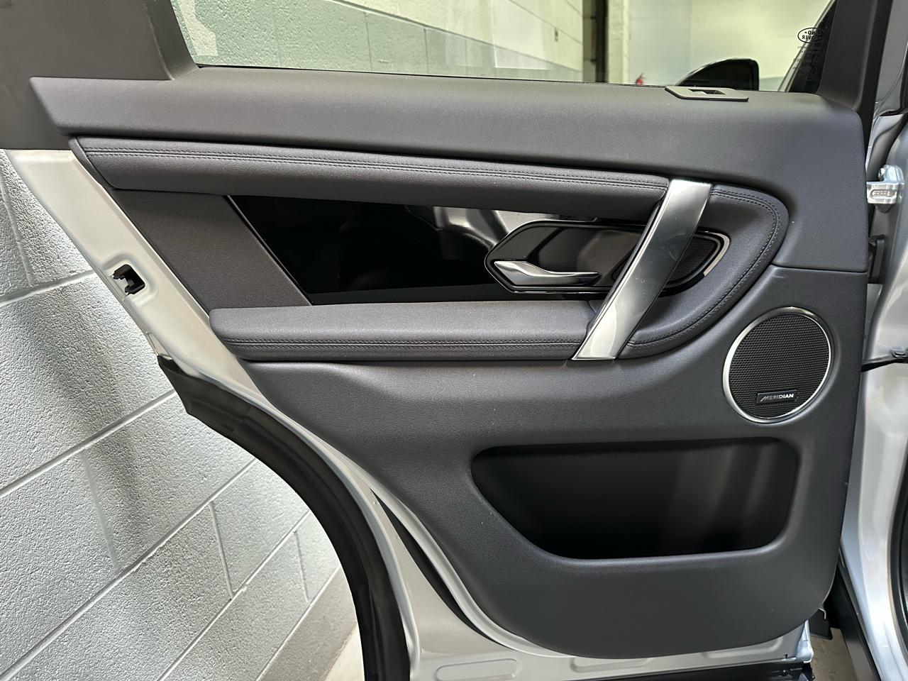 Land Rover Discovery Sport SE 2023