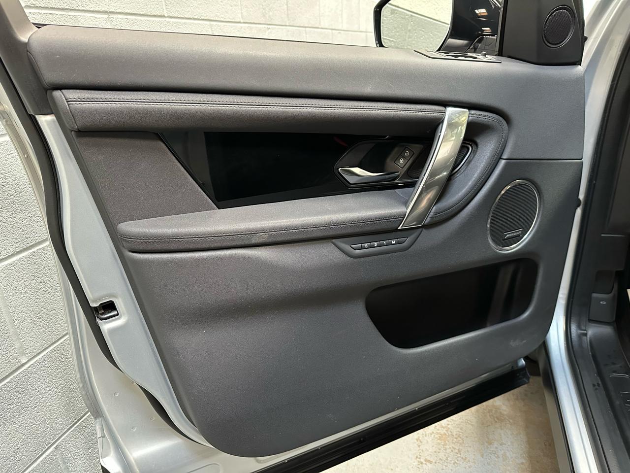 Land Rover Discovery Sport SE 2023