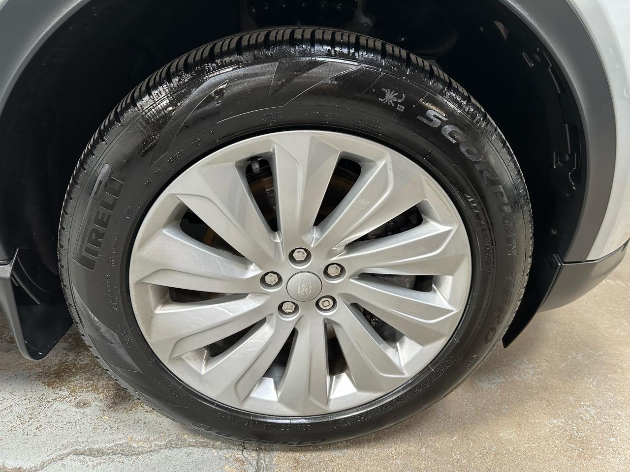 Land Rover Discovery Sport SE 2023