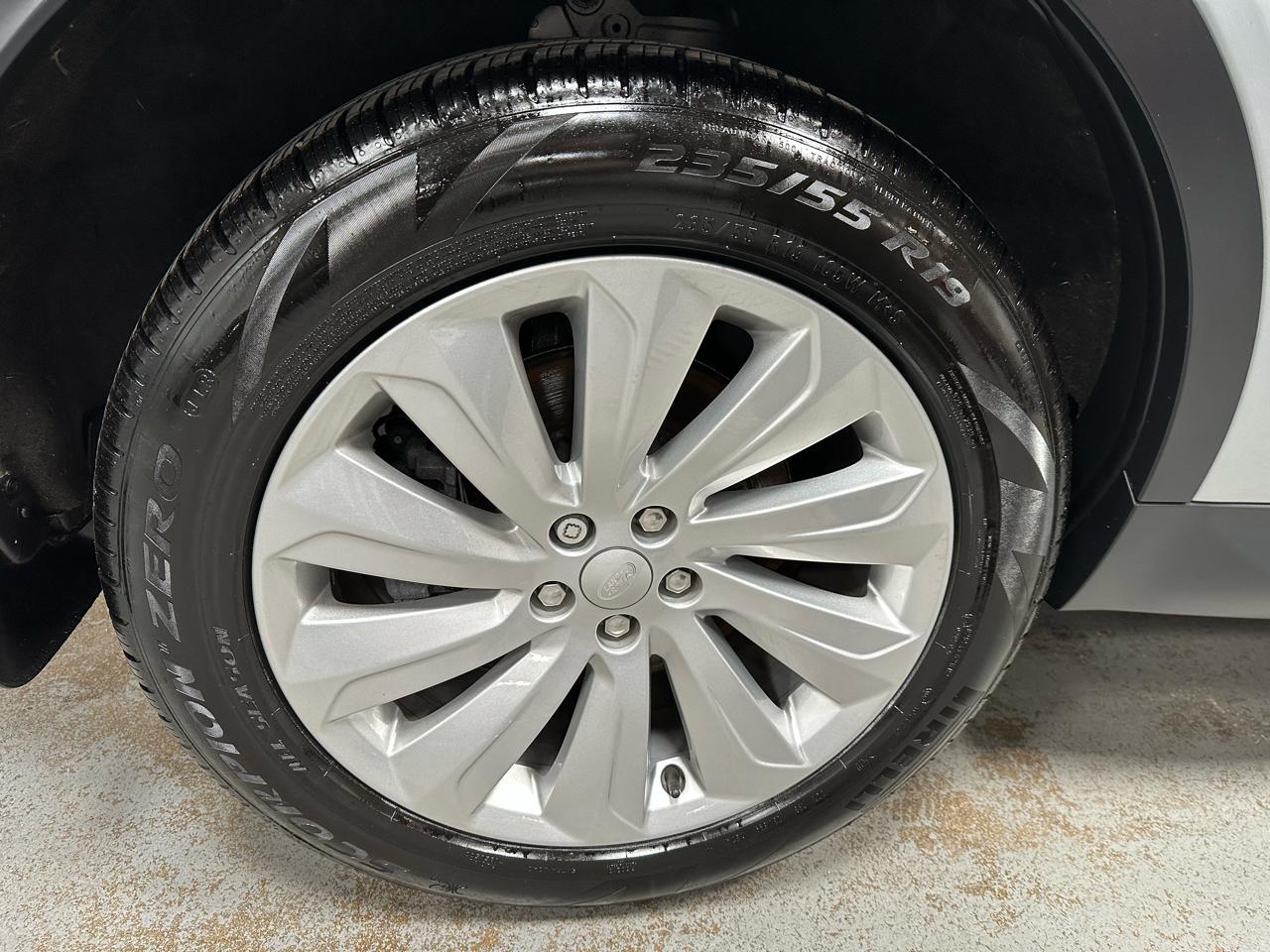 Land Rover Discovery Sport SE 2023