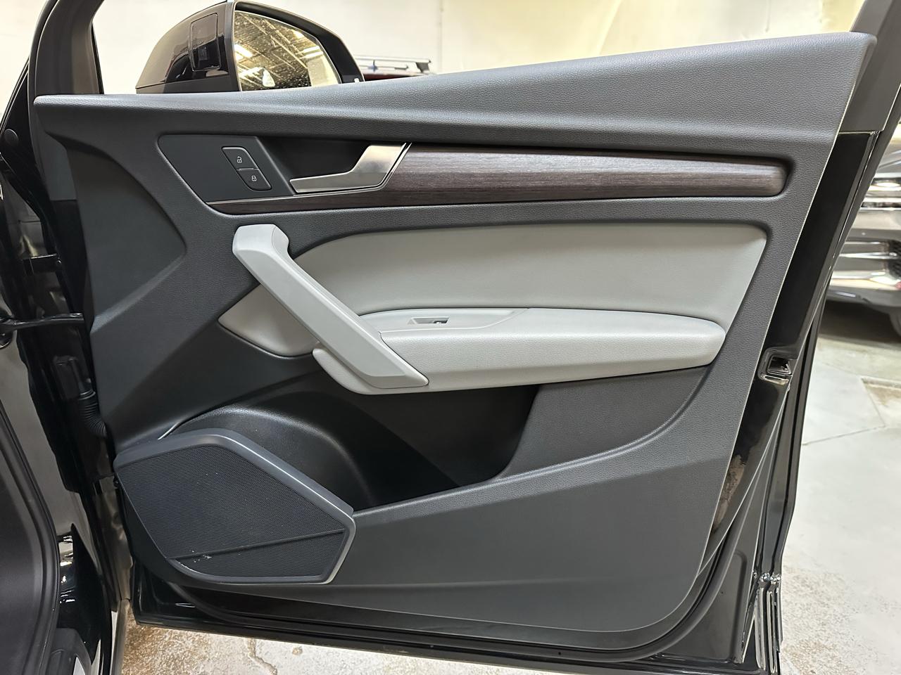 Audi Q5 photo 8