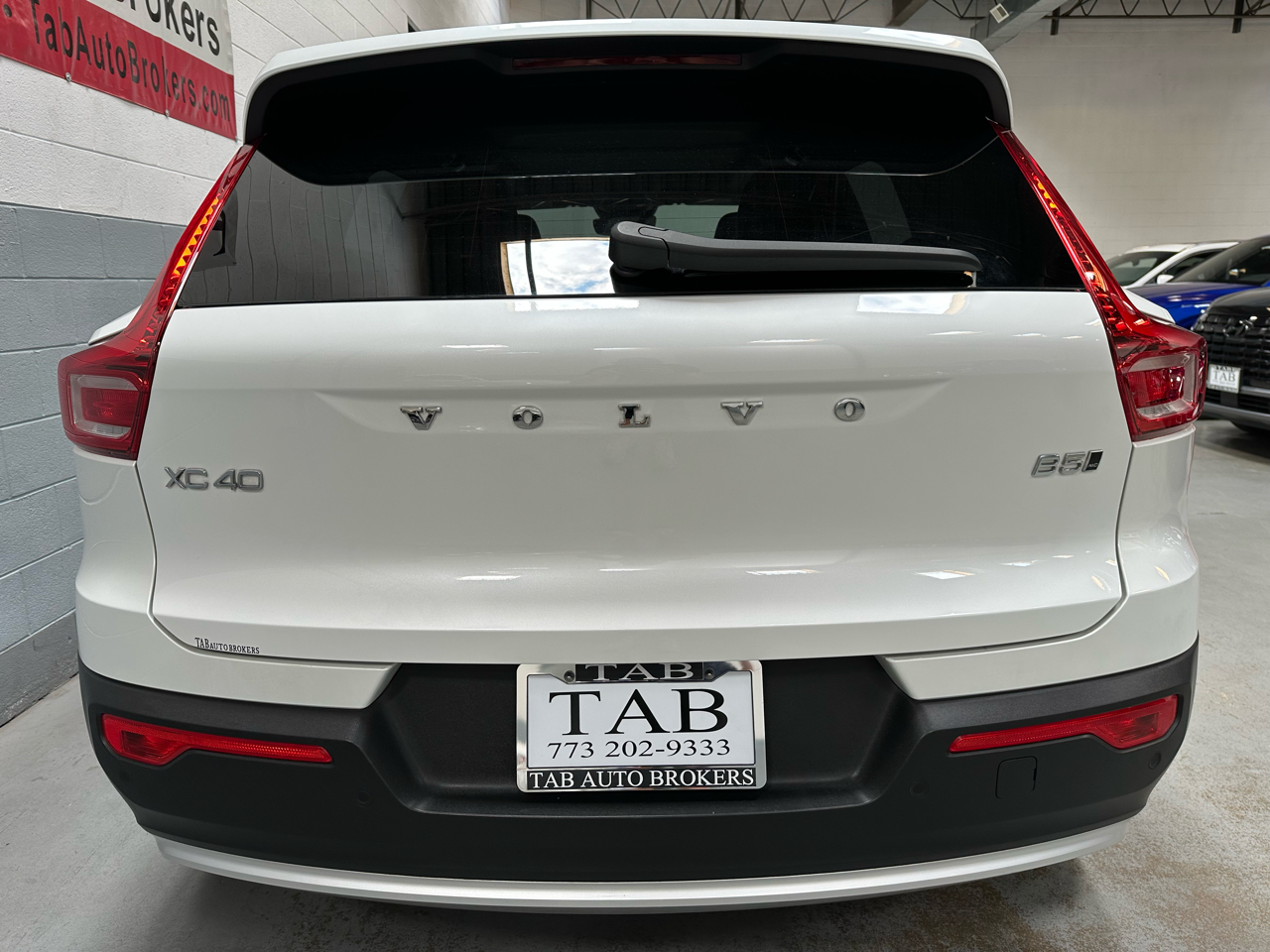 2024 Volvo XC40 AWD Plus photo 4