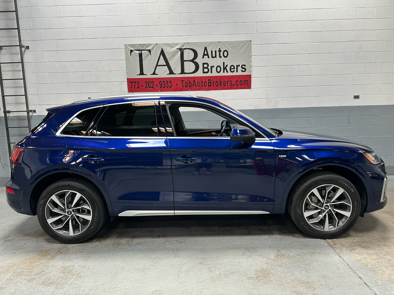 2022 Audi Q5 S line Premium Plus 45 TFSI photo 2