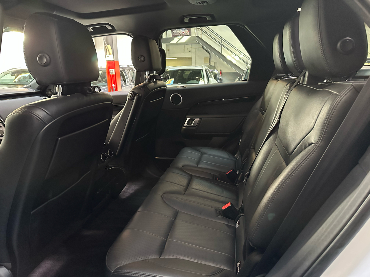 Land Rover Discovery SE V6 Supercharged 2019 Land Rover Discovery SE V6 Supercharged 2019