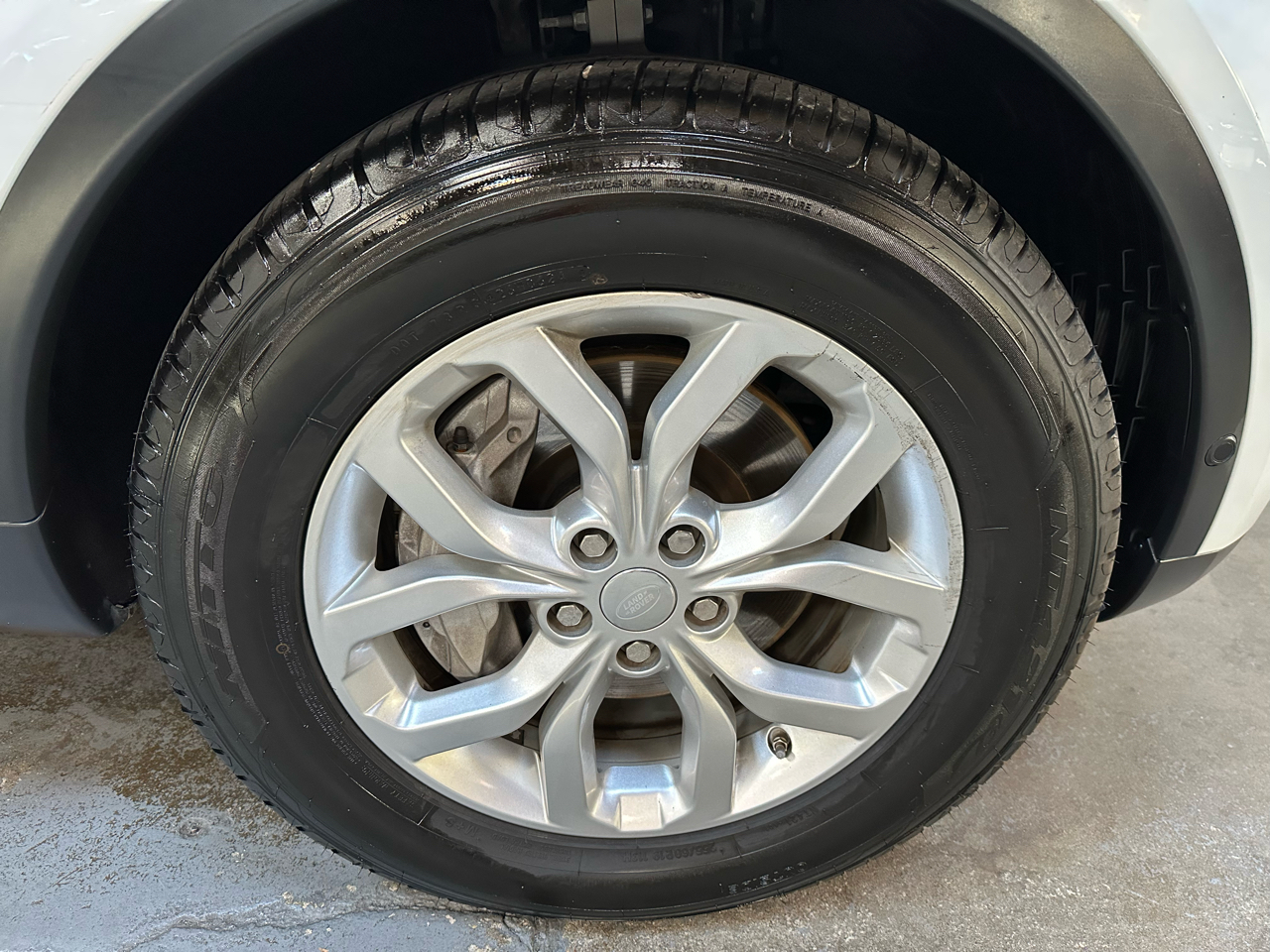 Land Rover Discovery SE V6 Supercharged 2019 Land Rover Discovery SE V6 Supercharged 2019