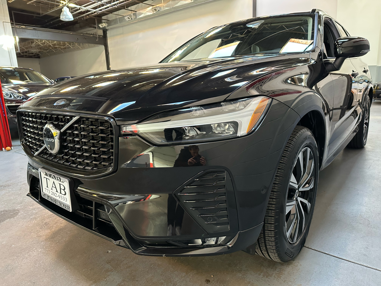 Volvo XC60 B5 AWD Plus Dark Theme 2025