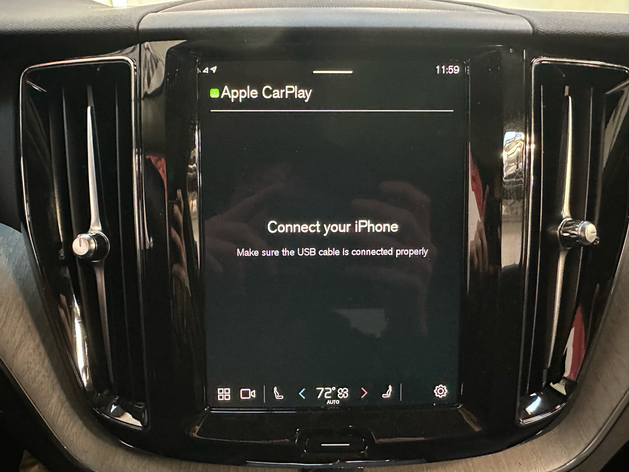 Volvo XC60 B5 AWD Plus Dark Theme 2025