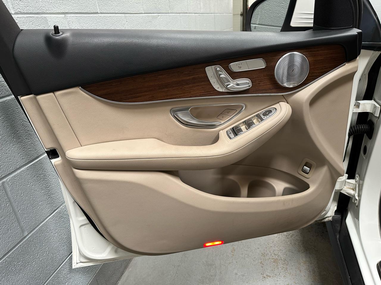 Mercedes-Benz GLC GLC 300 4MATIC SUV 2020