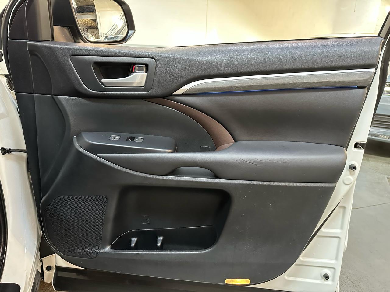 Toyota Highlander Limited V6 4WD 2017