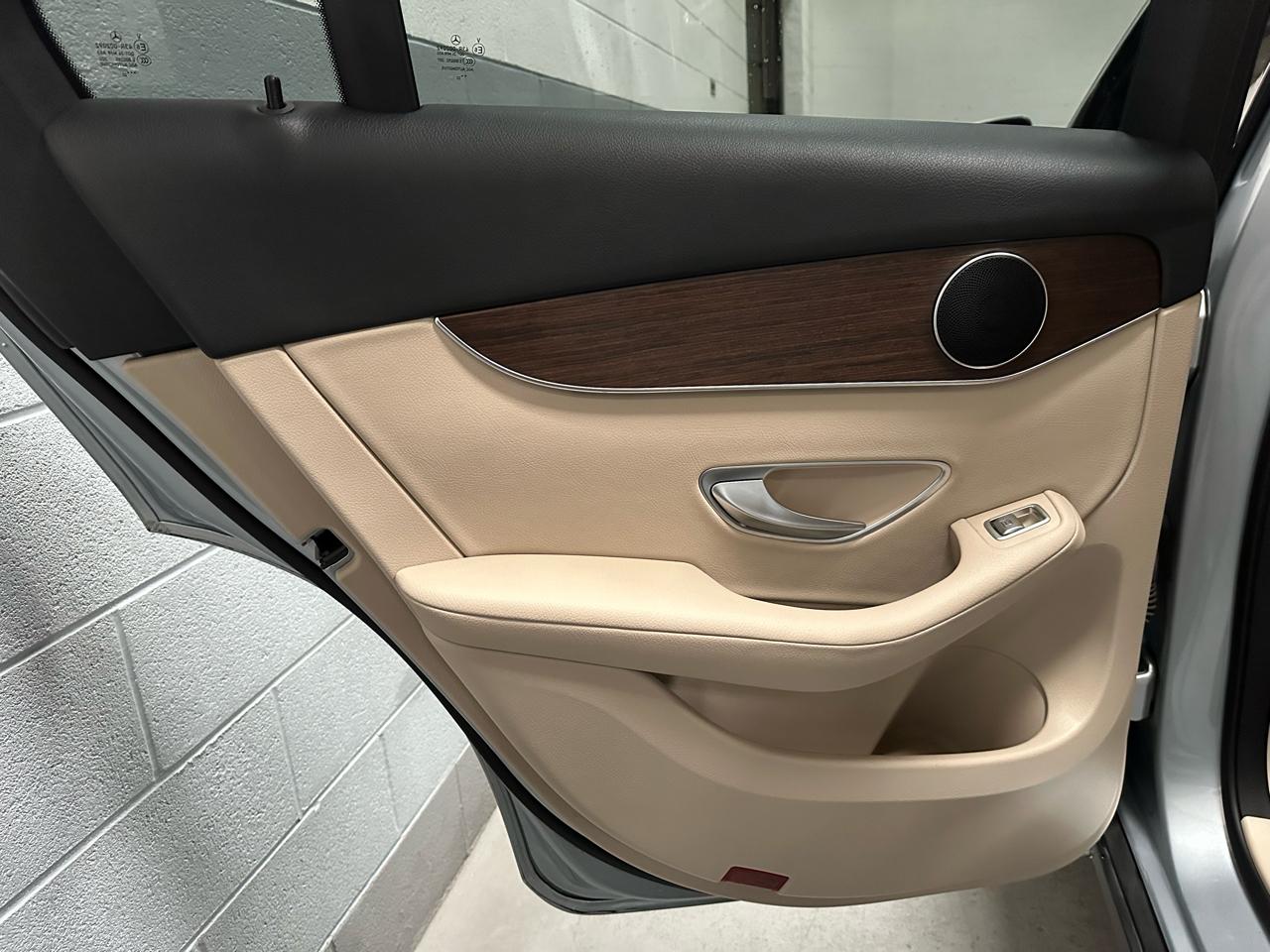 Mercedes-Benz GLC GLC 300 4MATIC SUV 2022