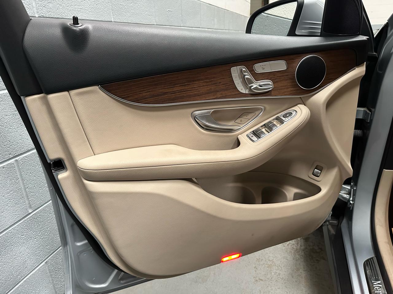 Mercedes-Benz GLC GLC 300 4MATIC SUV 2022