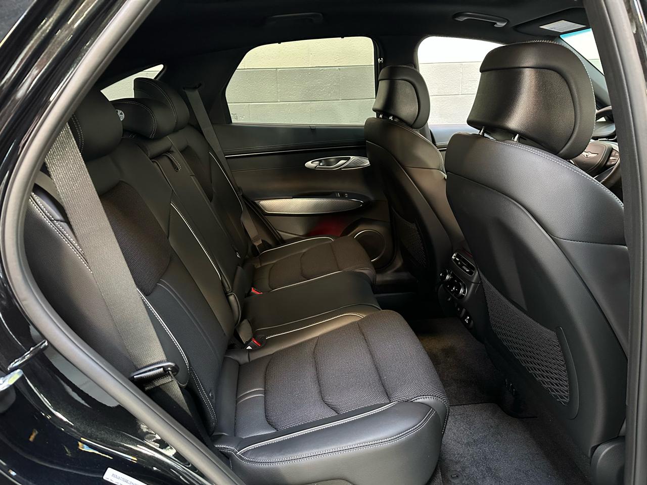 Genesis GV70 2.5T Sport Prestige 2025