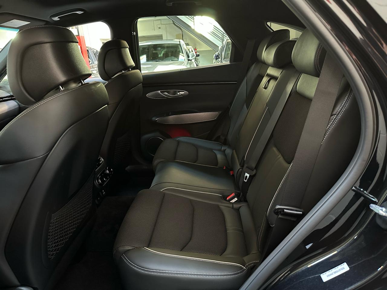 Genesis GV70 2.5T Sport Prestige 2025