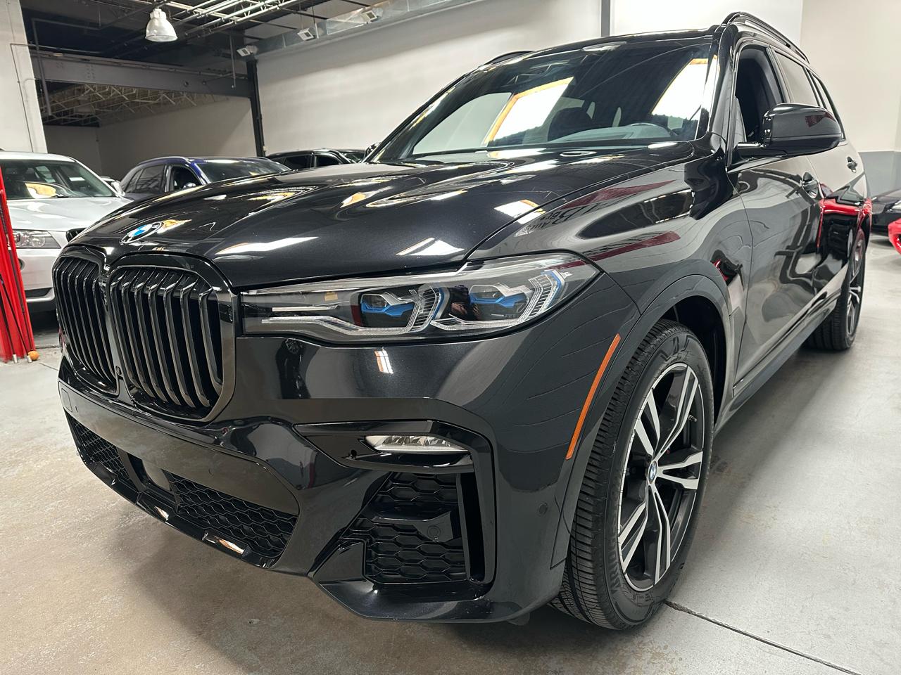 BMW X7 M50i Sports Activity Vehicle 2022
