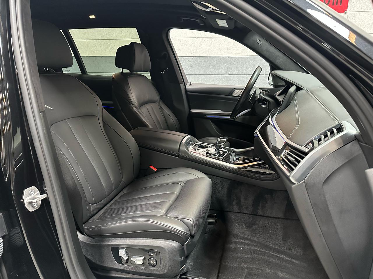 BMW X7 M50i Sports Activity Vehicle 2022