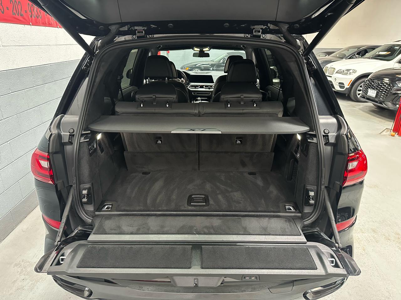 BMW X7 M50i Sports Activity Vehicle 2022