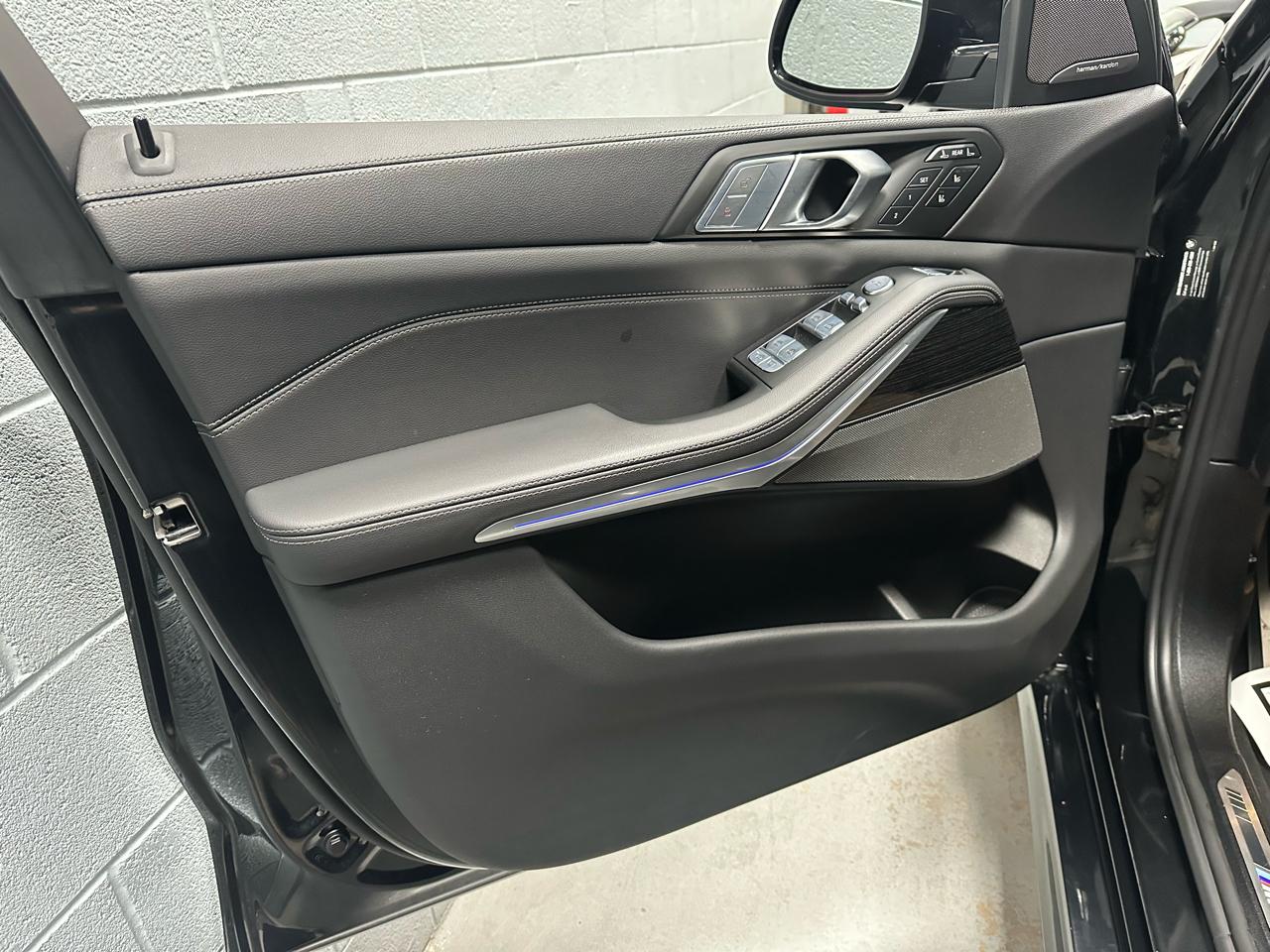 BMW X7 M50i Sports Activity Vehicle 2022