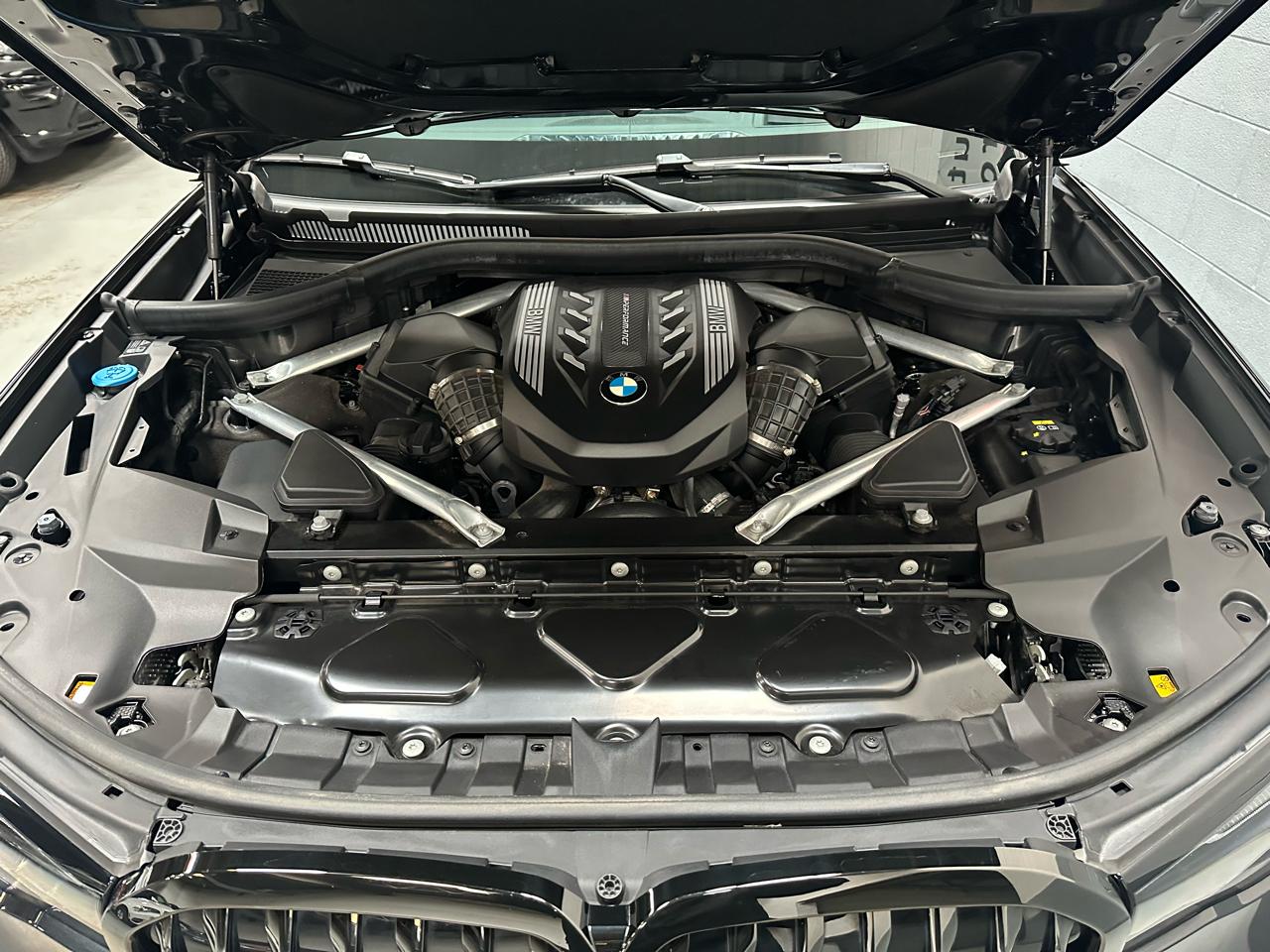 BMW X7 M50i Sports Activity Vehicle 2022