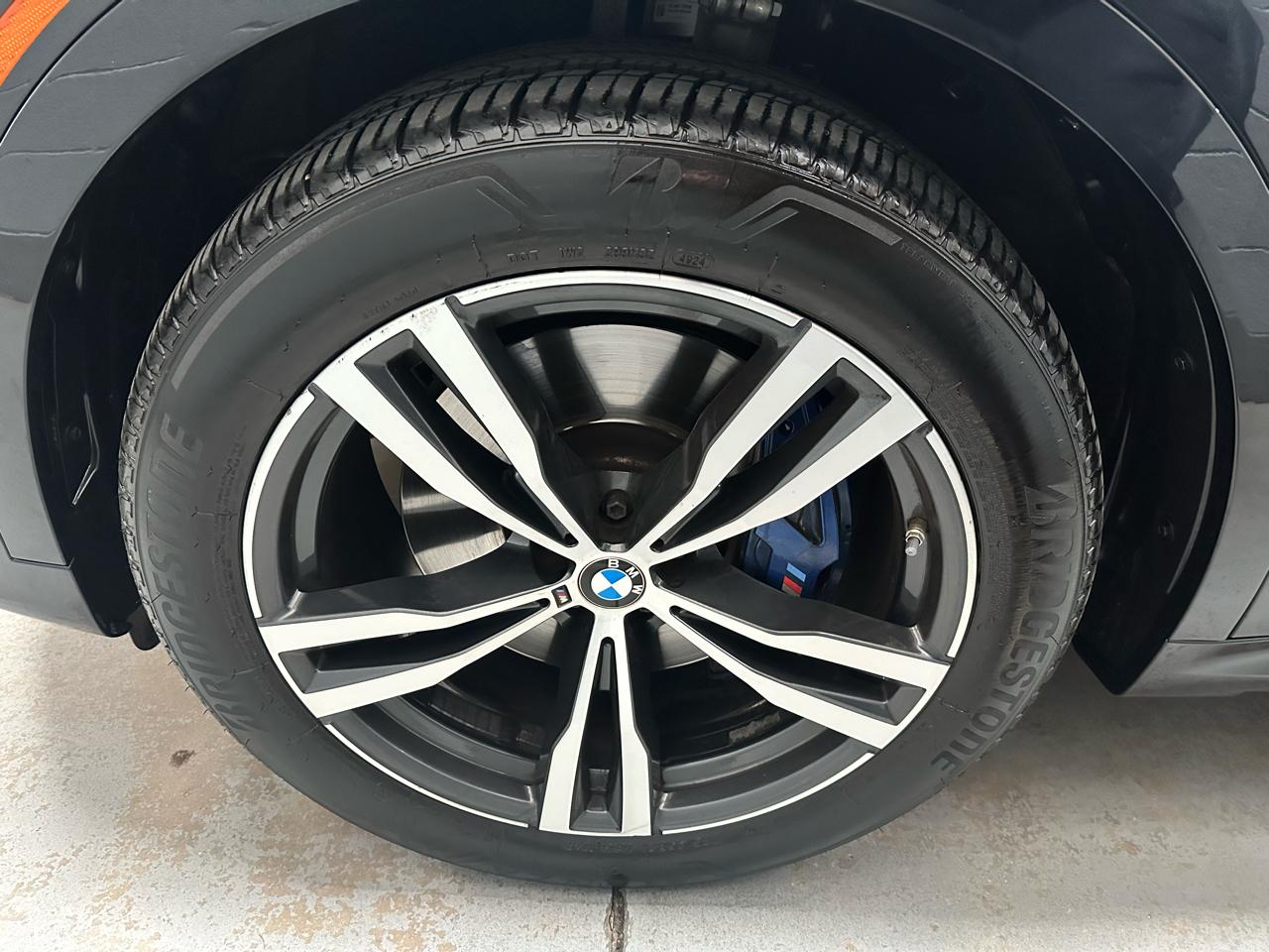 BMW X7 M50i Sports Activity Vehicle 2022