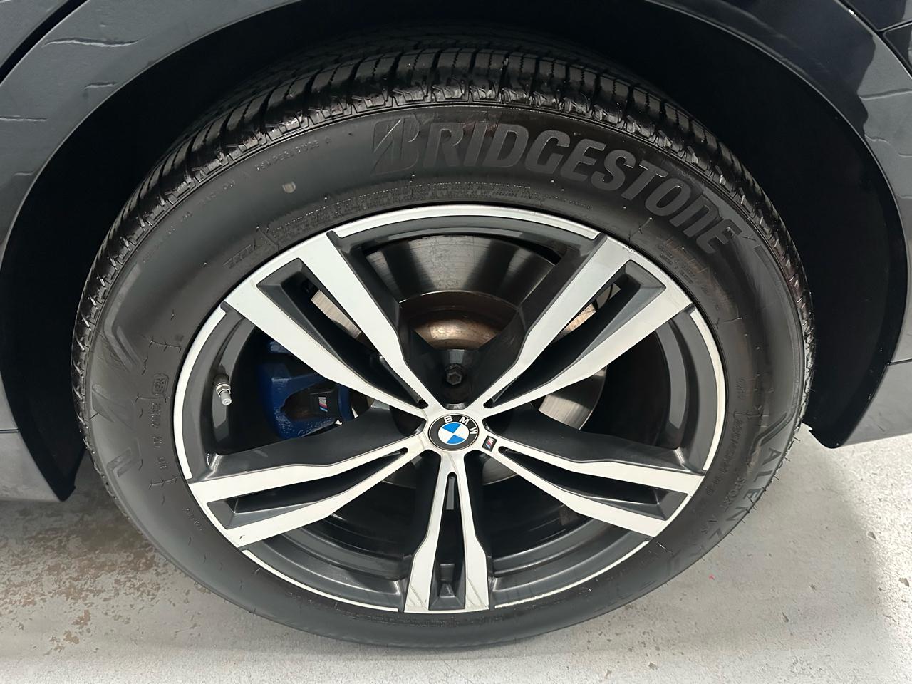 BMW X7 M50i Sports Activity Vehicle 2022