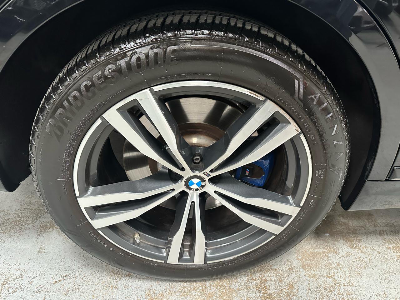 BMW X7 M50i Sports Activity Vehicle 2022