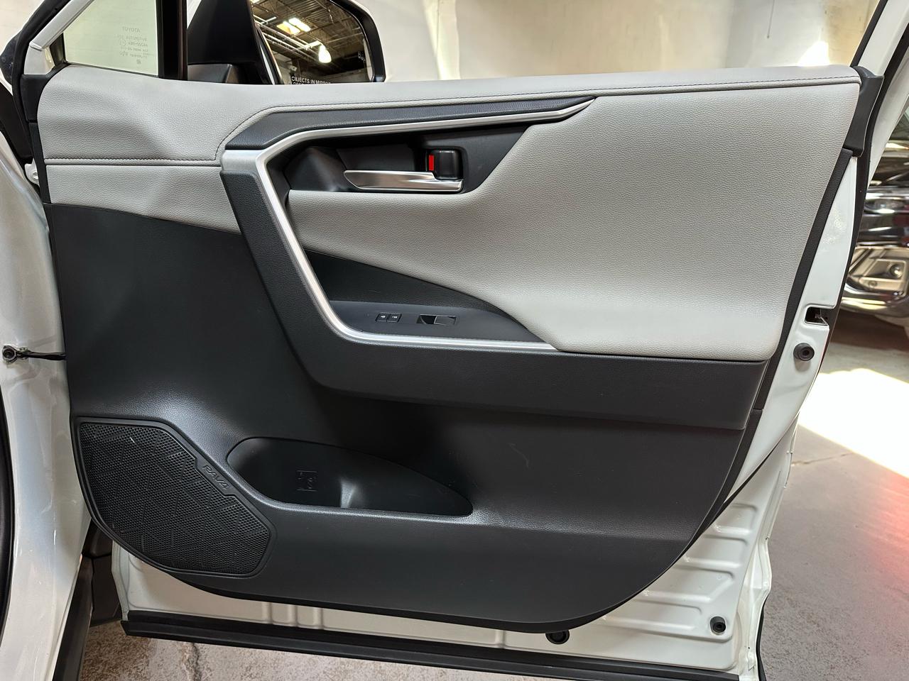 Toyota RAV4 Hybrid Limited AWD (Natl) 2021